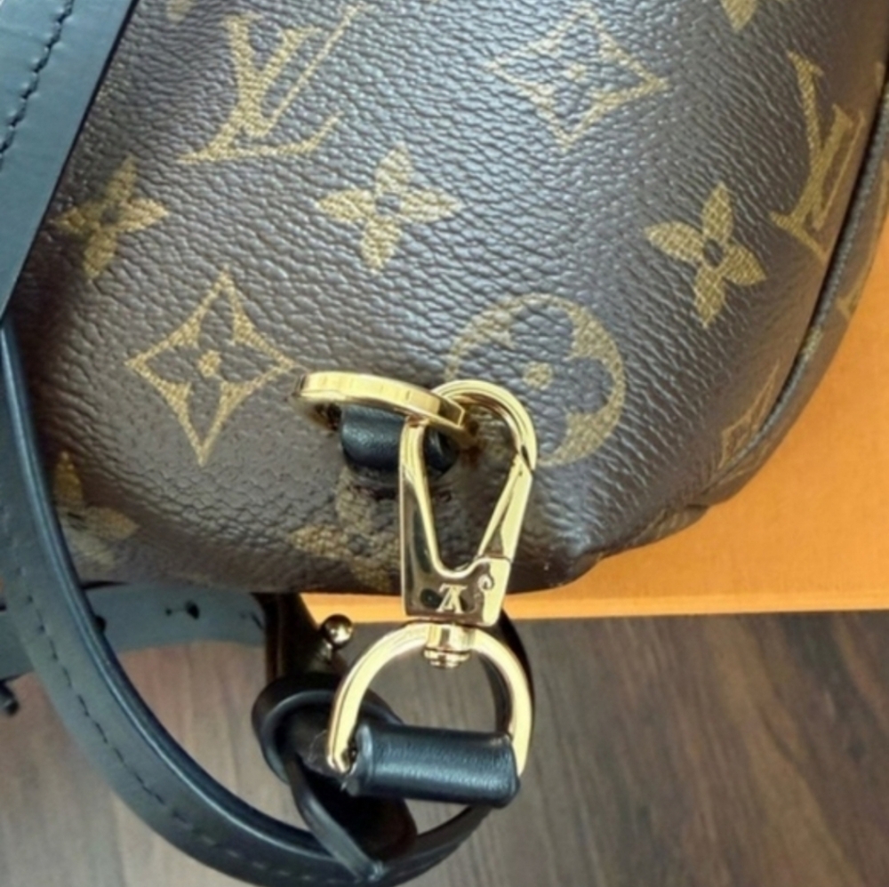 Authentic New Small Louis Vuttion Bag W Receipt. Backpack Hand Bag Shoulder Bag - Picture 6 of 11